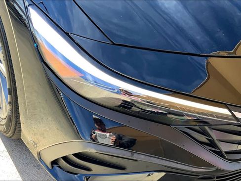 Used 2024 Hyundai Elantra Blue image 27