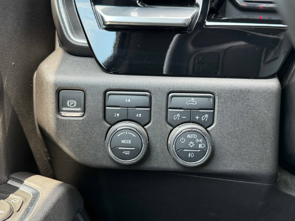 Used 2025 Chevrolet Silverado 2500 LT w/ Convenience Package AWD/4WD image 37