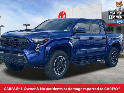 Used 2025 Toyota Tacoma TRD Sport AWD/4WD image 2