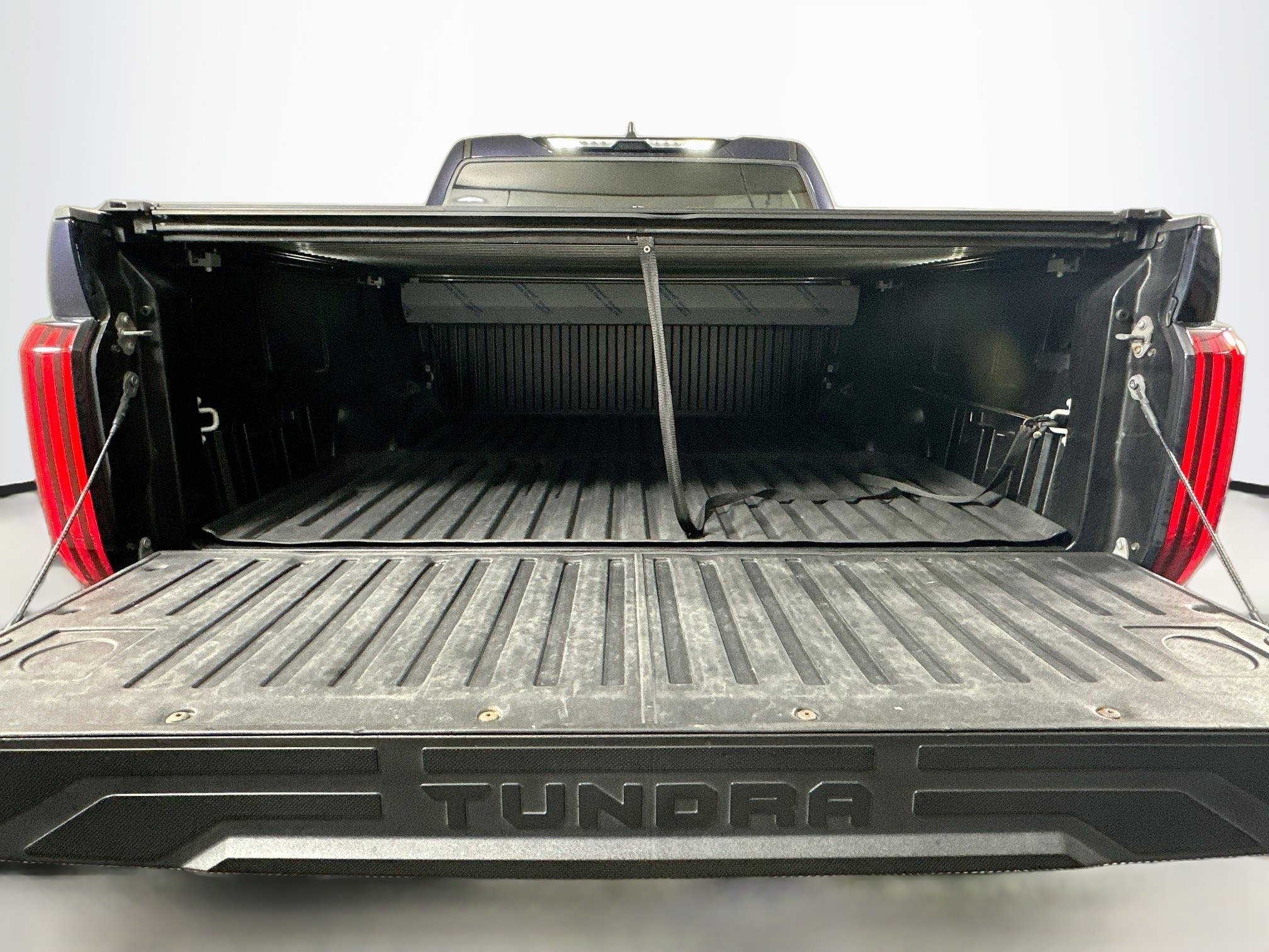 Used 2024 Toyota Tundra Limited w/ Power Package AWD/4WD image 30
