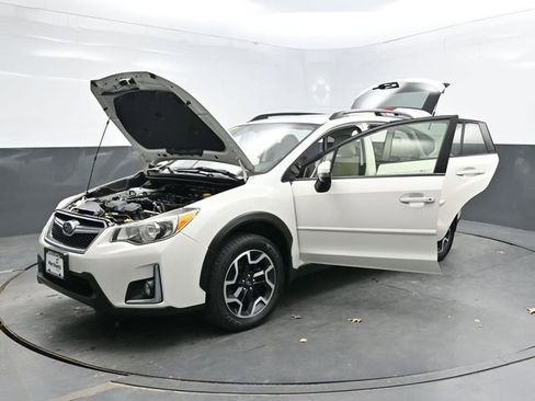 Used 2017 Subaru Crosstrek 2.0i Limited image 41