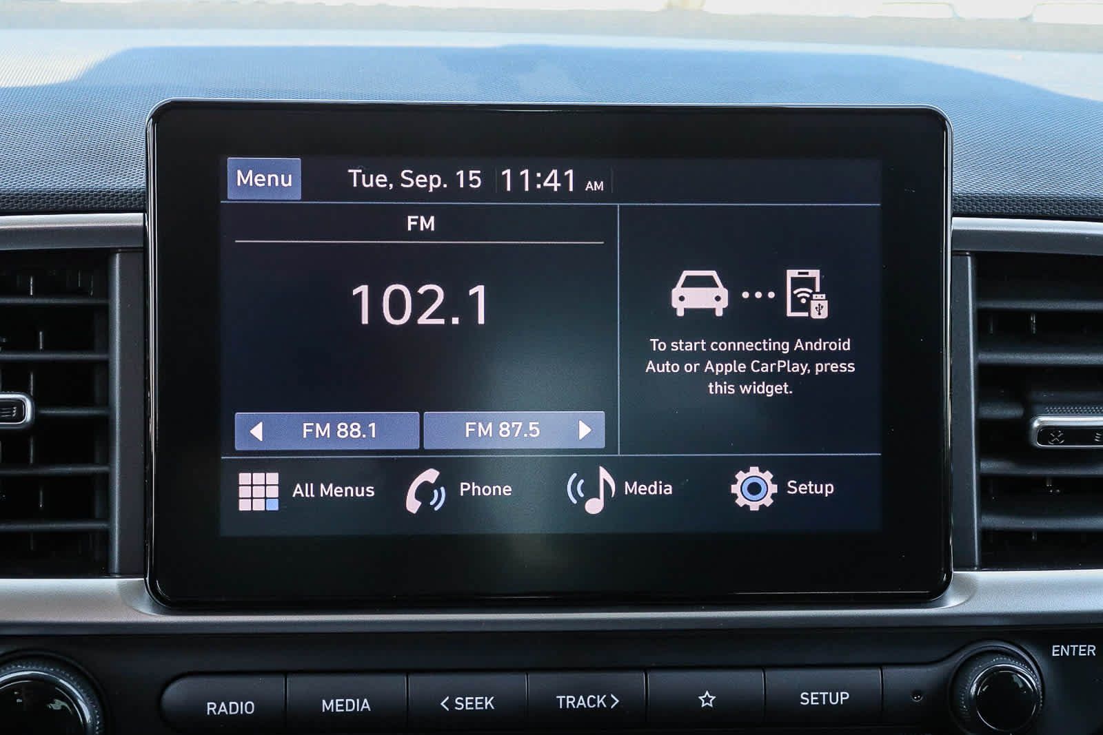 Used 2024 Hyundai Venue SEL FWD image 19