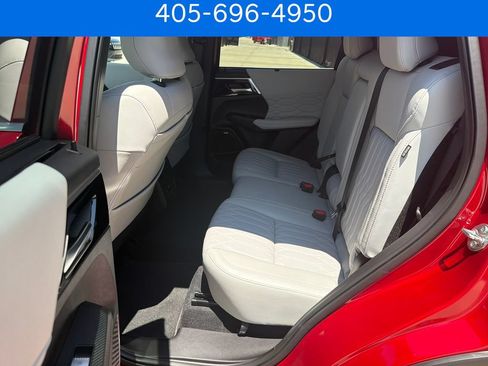 Used 2026 Mitsubishi Outlander SEL FWD image 24