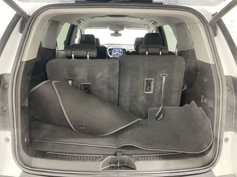 Used 2023 GMC Acadia SLE w/ Driver Convenience Package image 24