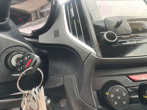 Used 2019 Subaru Crosstrek 2.0i AWD/4WD image 20