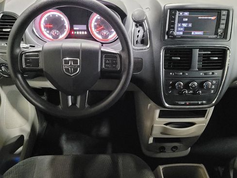 Used 2019 Dodge Grand Caravan SE FWD image 22