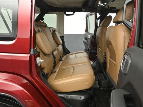 Used 2021 Jeep Wrangler Unlimited Sahara w/ Cold Weather Group AWD/4WD image 26