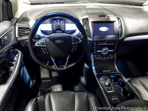 Used 2019 Ford Edge Titanium w/ Equipment Group 301A image 18
