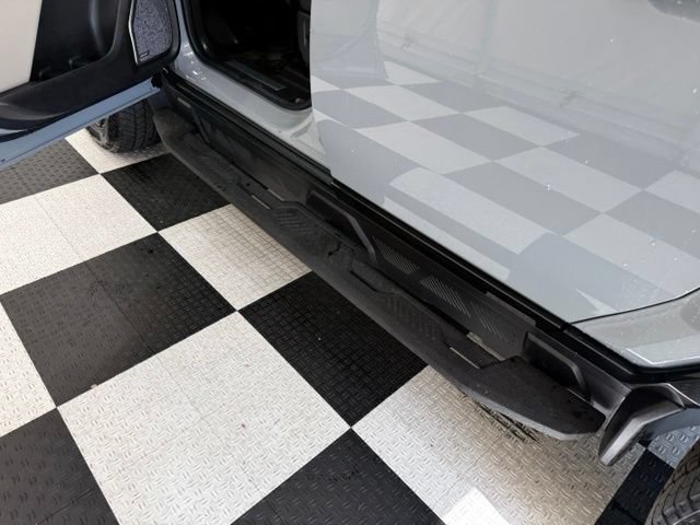 Used 2026 GMC Hummer EV SUV w/ LPO, Dark Essentials Package AWD/4WD image 30