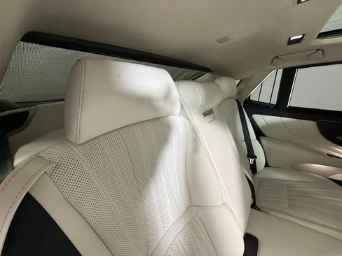 Used 2022 Lexus LS 500 w/ Luxury Package image 28