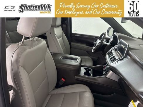 Used 2022 Chevrolet Tahoe LT w/ Luxury Package image 17