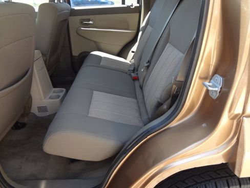 Used 2012 Jeep Liberty Sport AWD/4WD image 9