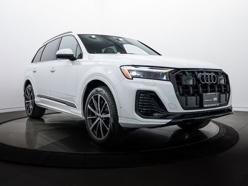 Certified 2025 Audi Q7 2.0T Premium Plus w/ Premium Plus Package image 2