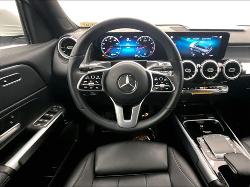 Certified 2022 Mercedes-Benz GLB 250 image 4