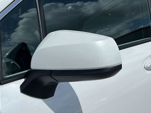 Used 2025 Toyota Sienna XLE FWD image 27