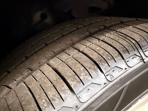 Used 2011 Toyota Venza image 8