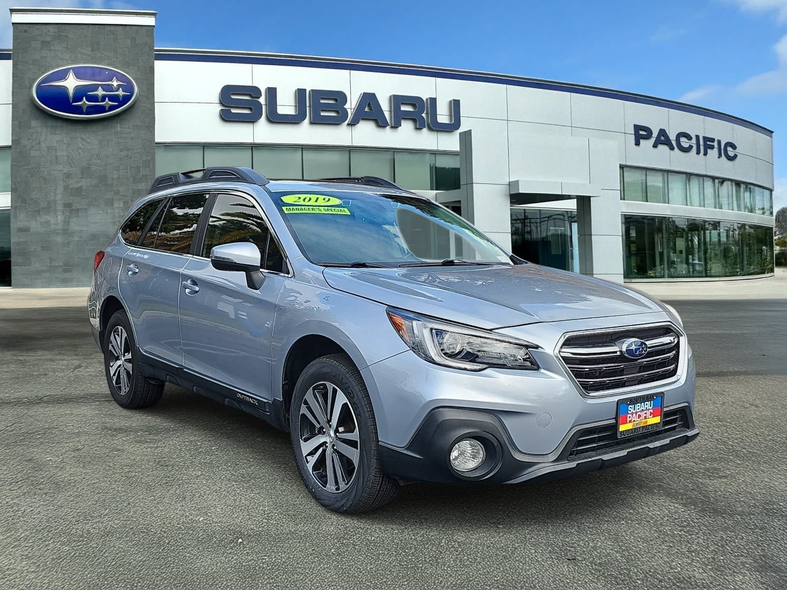 Used 2019 Subaru Outback 3.6R Limited AWD/4WD image 1