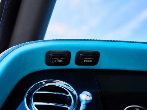 Used 2025 Rolls-Royce Cullinan image 56