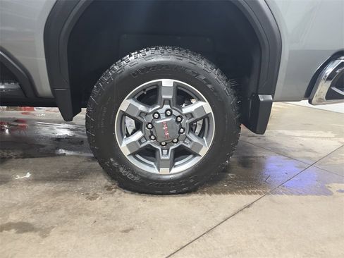 New 2026 GMC Sierra 2500 SLT w/ SLT Premium Package image 32