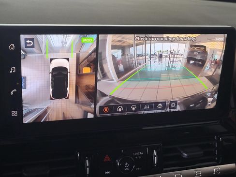 New 2026 Nissan Pathfinder Platinum FWD image 24