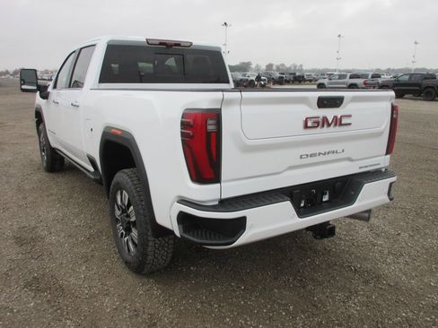 New 2026 GMC Sierra 2500 Denali w/ Denali Reserve Package image 9
