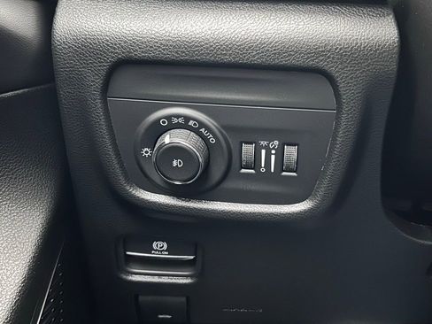 New 2025 Jeep Grand Cherokee Limited w/ Trailer Tow Package image 26