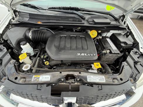 Used 2017 Dodge Grand Caravan SXT image 23