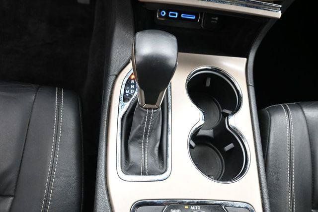 Used 2017 Jeep Grand Cherokee Limited AWD/4WD image 26
