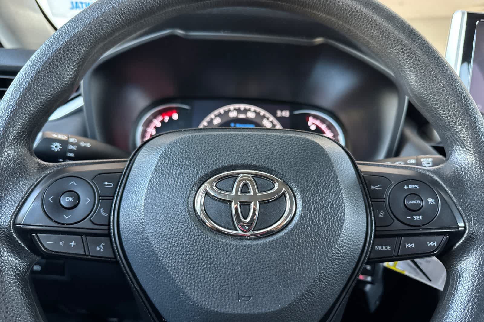 Certified 2024 Toyota RAV4 LE AWD/4WD image 23