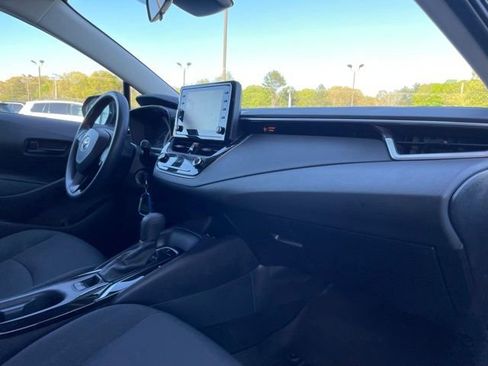 Used 2022 Toyota Corolla LE w/ Carpet Mat Package (TMS) FWD image 26