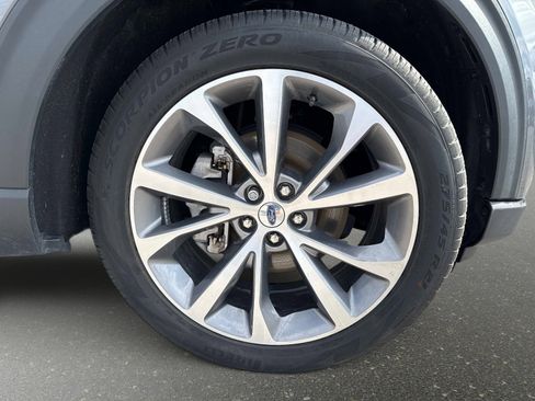 Used 2025 Ford Explorer Platinum w/ Ultimate Package image 8