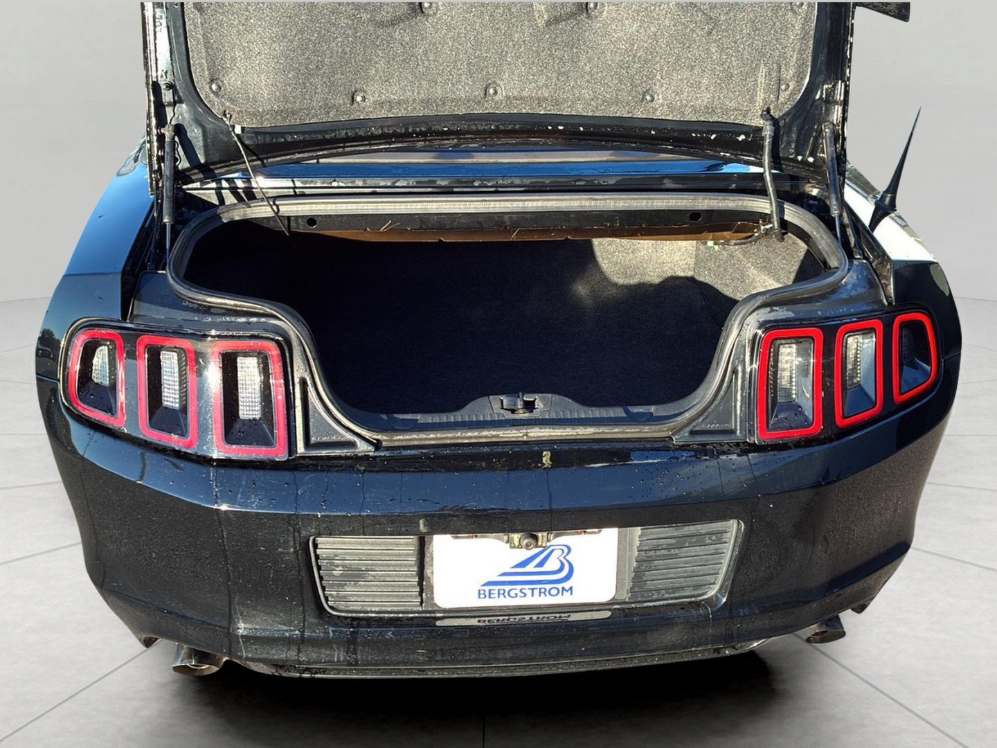 Used 2013 Ford Mustang Premium RWD image 18