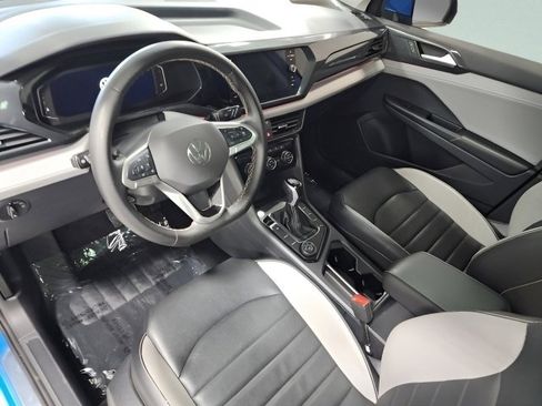 Used 2022 Volkswagen Taos SEL w/ Panoramic Sunroof Package image 29