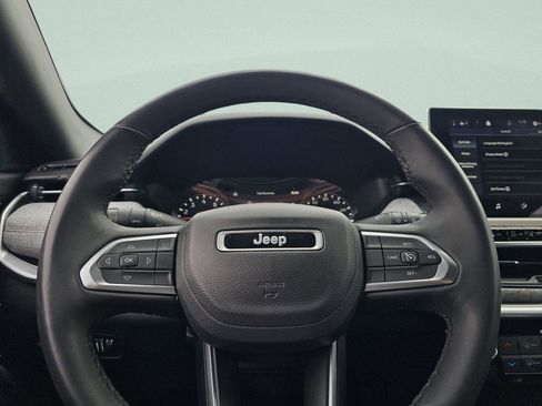 Used 2023 Jeep Compass Latitude image 22