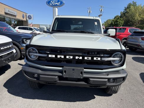 Used 2024 Ford Bronco Outer Banks AWD/4WD image 3