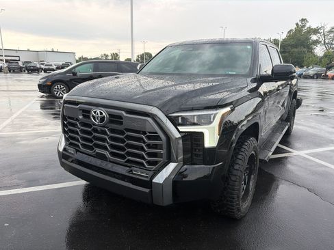 Used 2025 Toyota Tundra Platinum w/ TRD Off-Road Package AWD/4WD image 2