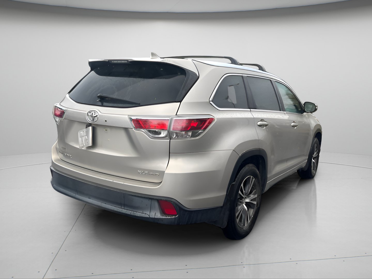 Used 2016 Toyota Highlander XLE AWD/4WD image 5