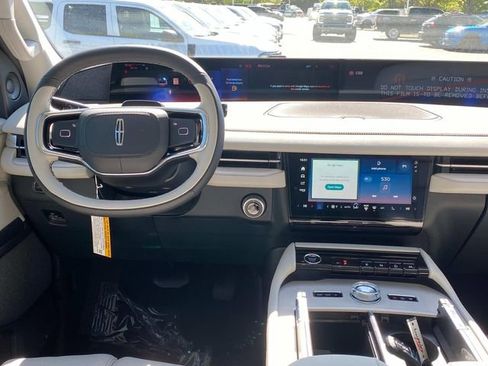 New 2026 Lincoln Navigator L Reserve AWD/4WD image 6