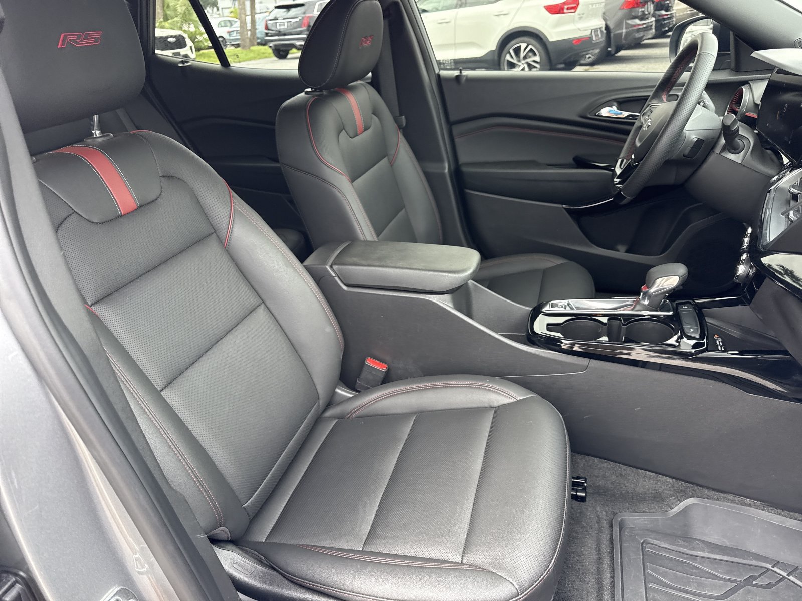 Used 2026 Chevrolet Trax RS w/ Sunroof Package FWD image 24