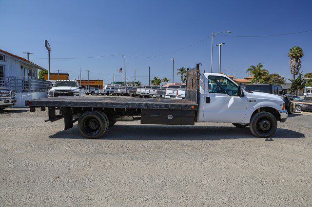Used 1999 Ford F550 4x4 Regular Cab Super Duty image 3