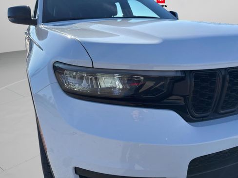 Used 2024 Jeep Grand Cherokee L Laredo image 43