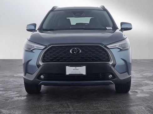 Used 2024 Toyota Corolla Cross XLE w/ Convenience Package image 3