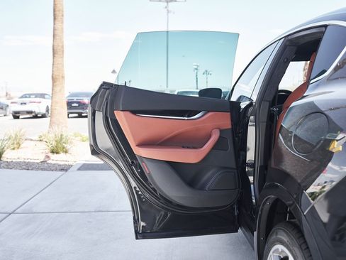 Used 2022 Maserati Levante Modena image 15