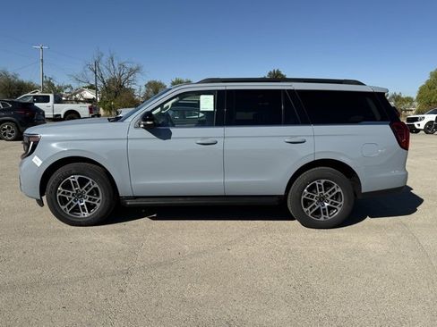 New 2025 Ford Expedition Active image 4