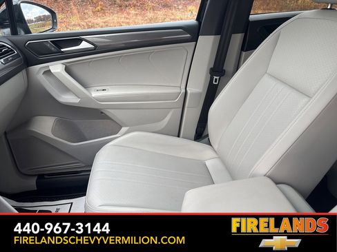 Used 2023 Volkswagen Tiguan SE R-Line image 16