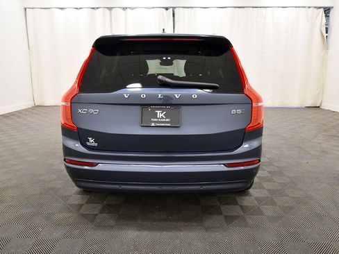 Used 2023 Volvo XC90 B5 Core AWD/4WD image 6