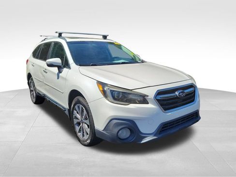 Used 2018 Subaru Outback 2.5i Touring w/ Popular Package #3 AWD/4WD image 12