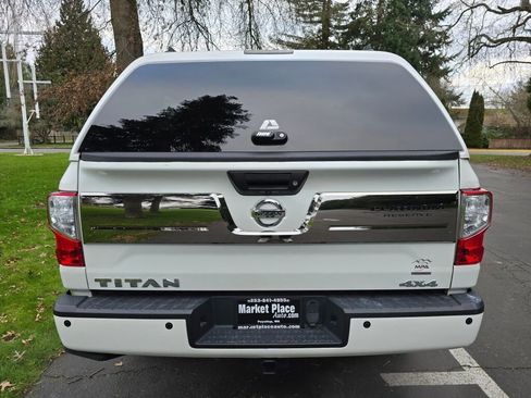 Used 2017 Nissan Titan Platinum Reserve w/ Off-Road Package image 5