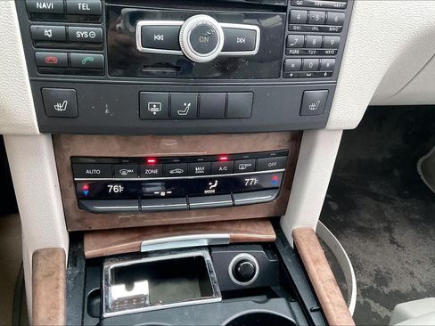 Used 2011 Mercedes-Benz E 350 Sedan image 32