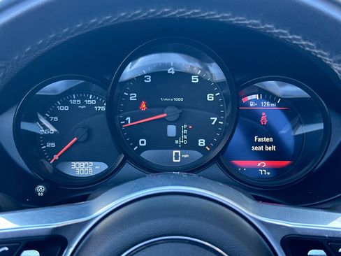 Used 2019 Porsche 718 Boxster RWD image 14